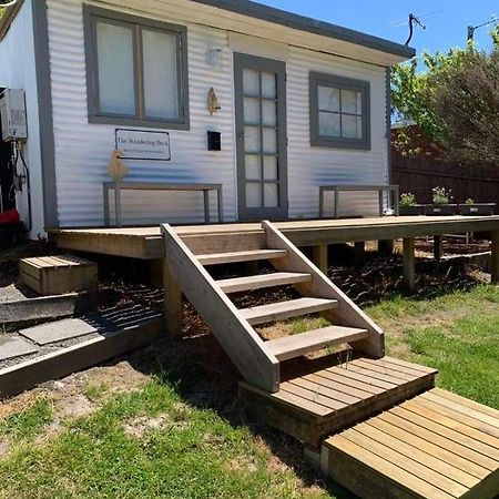The Wandering Duck - Heritage Tiny House ストラーン エクステリア 写真