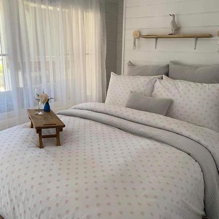 The Wandering Duck - Heritage Tiny House ストラーン エクステリア 写真