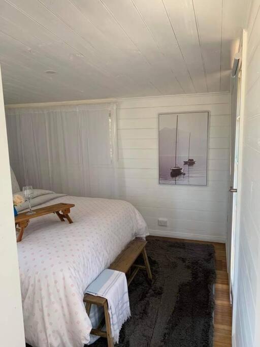 The Wandering Duck - Heritage Tiny House ストラーン エクステリア 写真