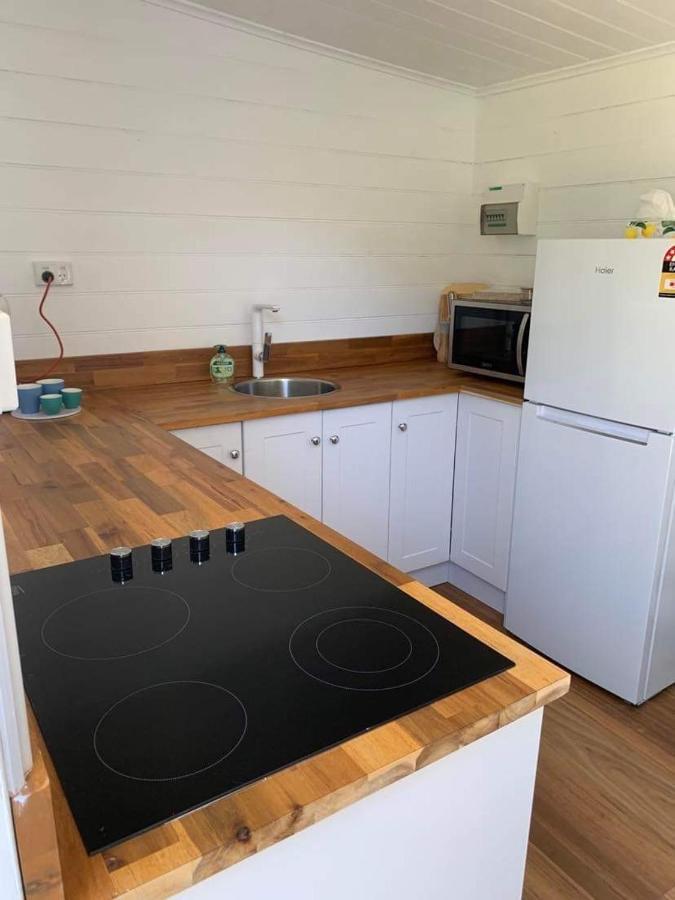 The Wandering Duck - Heritage Tiny House ストラーン エクステリア 写真