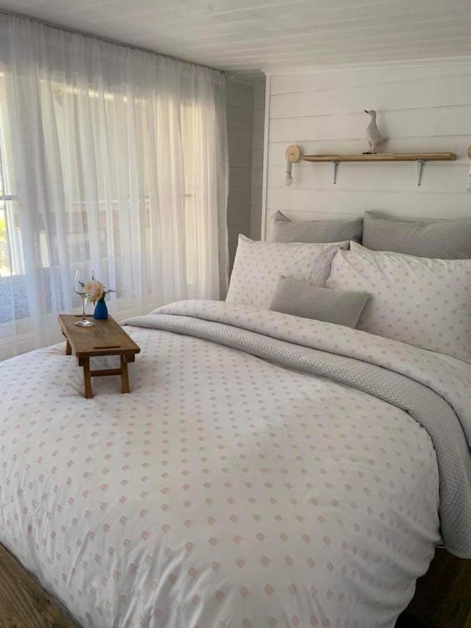 The Wandering Duck - Heritage Tiny House ストラーン エクステリア 写真